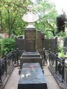 探寻：赫鲁晓夫墓地为何与王明墓地在一