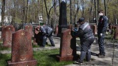 疫情下的葬礼仪式，俄罗斯殡葬服务业推